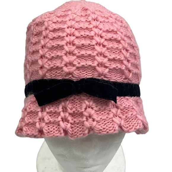 LIZ Claiborne Woman’s Pink Crochet Knit Bucket Hat with Black Trim & Bow Detail - Picture 5 of 10
